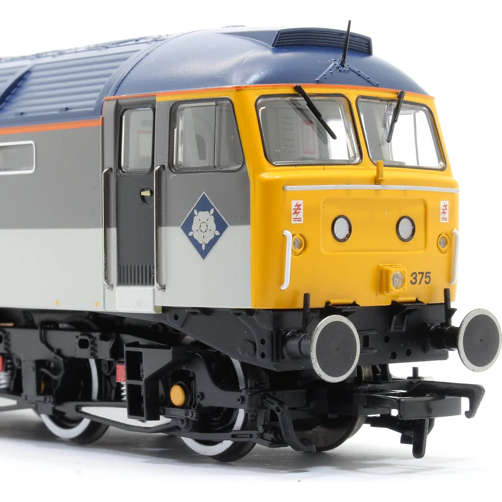 close-up-of-cab-right by Bachmann