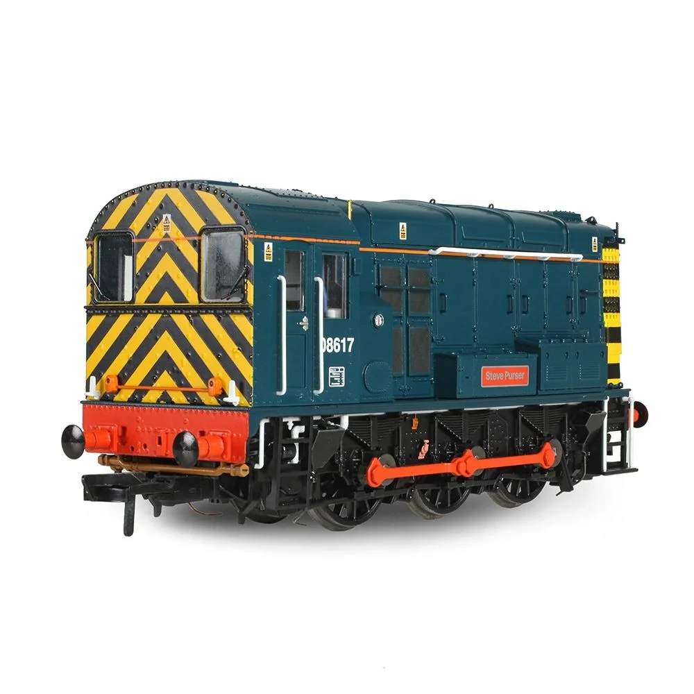 Bachmann Left rear three quarter view