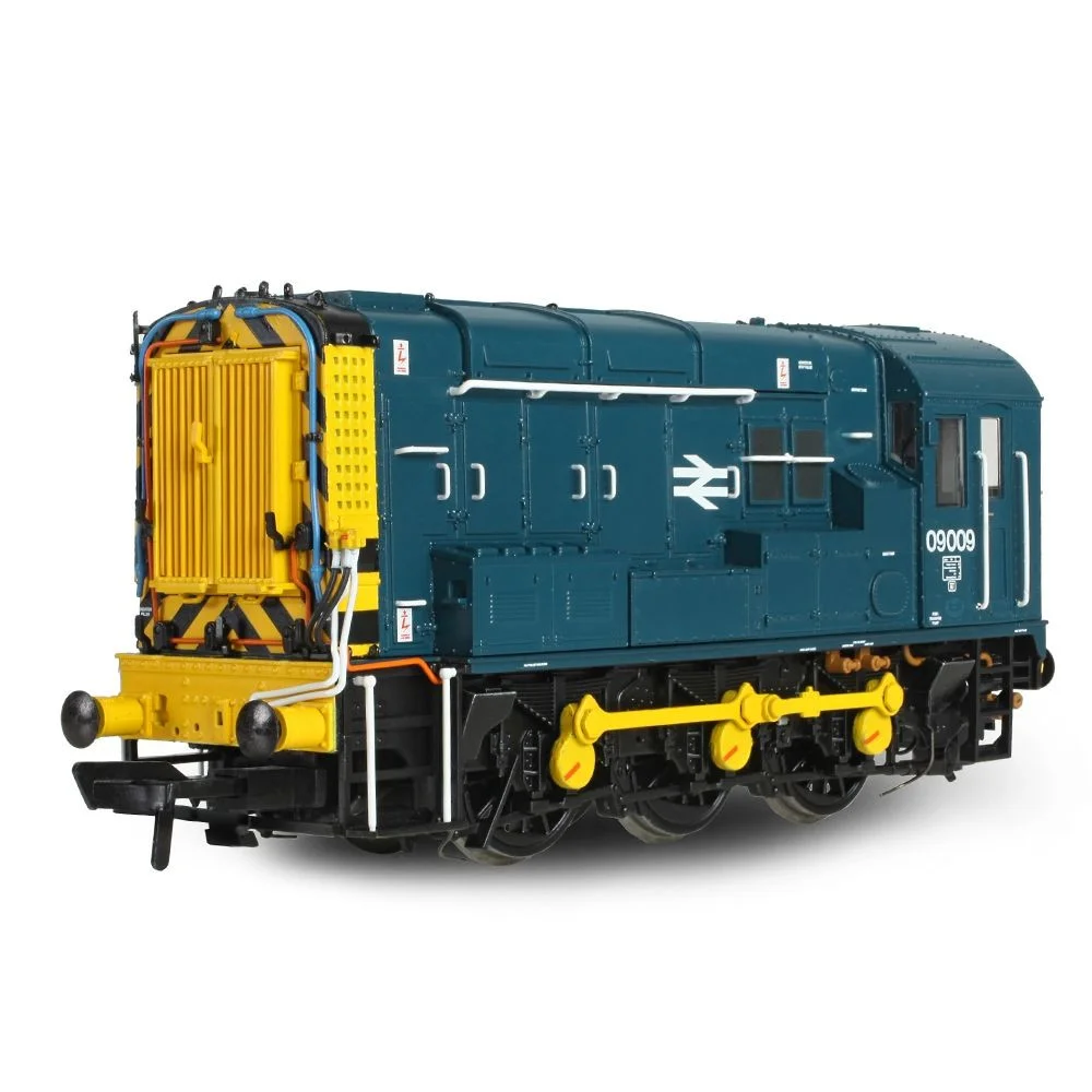 left-front-three-quarter-view by Bachmann