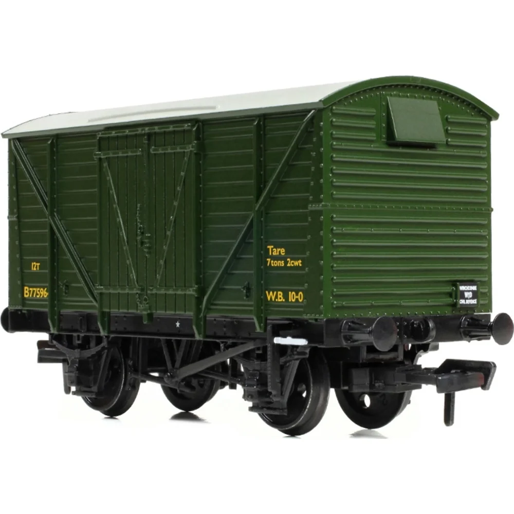 right-front-three-quarter-view by Bachmann