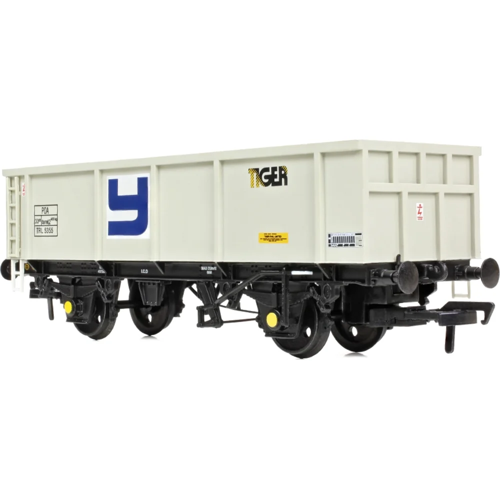 right-front-three-quarter-view by Bachmann