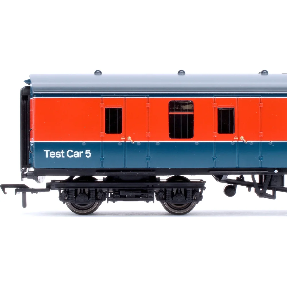 close-up-of-insignia by Bachmann