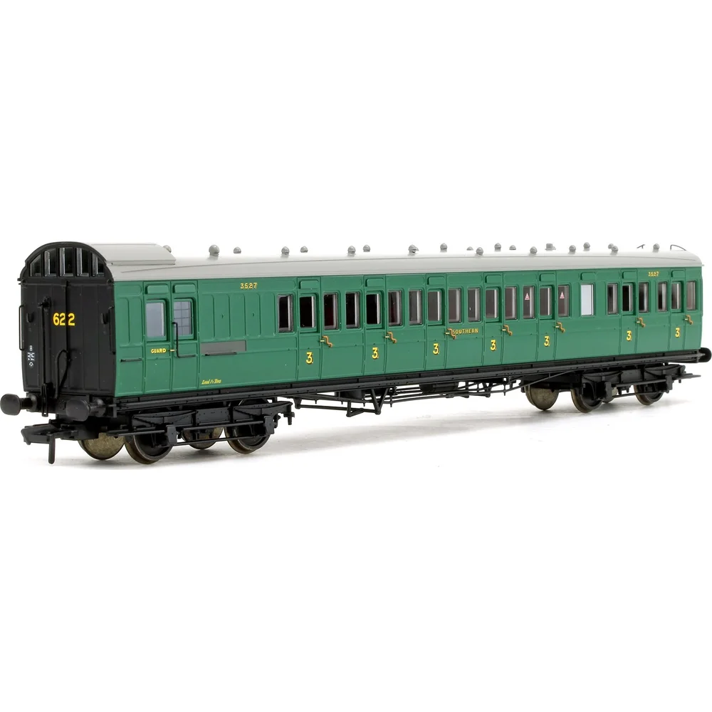 left-front-three-quarter-view by Bachmann