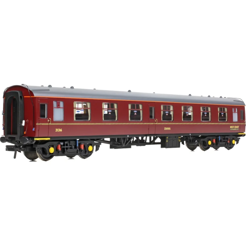 left-front-three-quarter-view by Bachmann