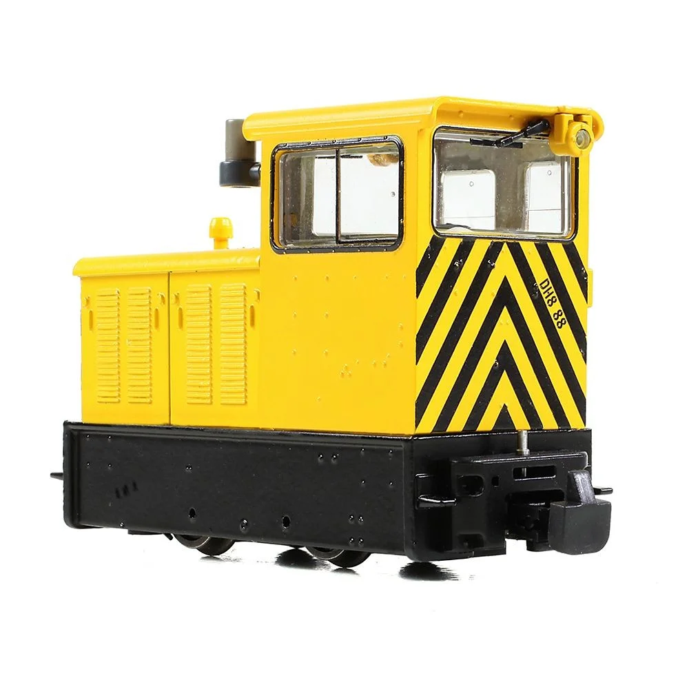 right-rear-three-quarter-view by Bachmann