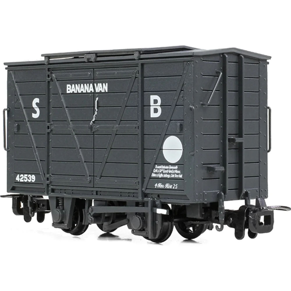 Right Front Three Quarter View by Bachmann