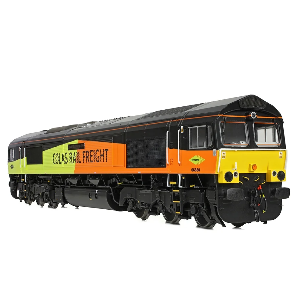 Bachmann Right front three quarter view