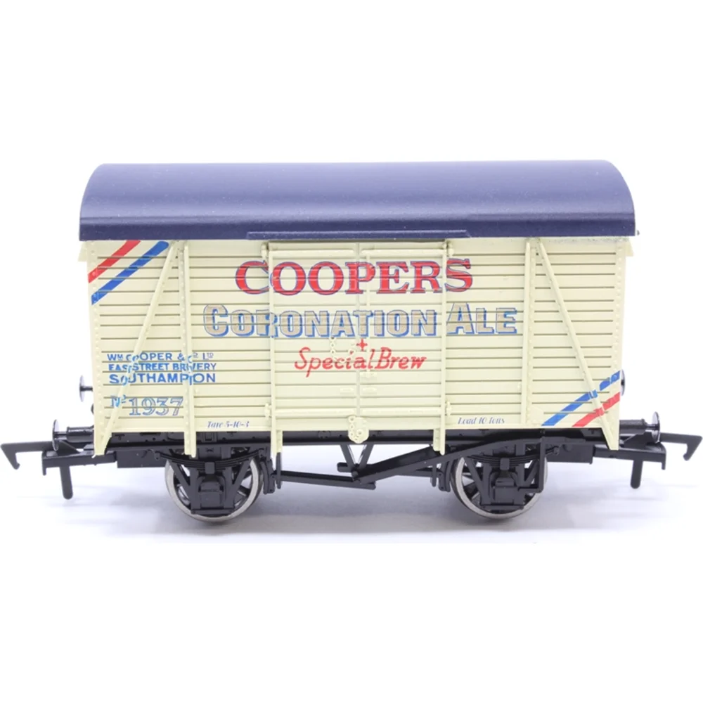 Side Elevation Left Direction by Dapol