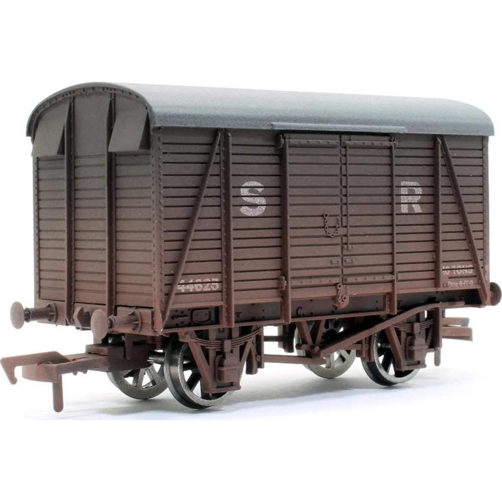 left-rear-three-quarter-view by Dapol