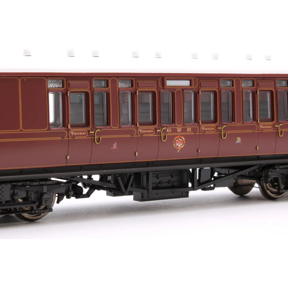 close-up-of-insignia by Dapol