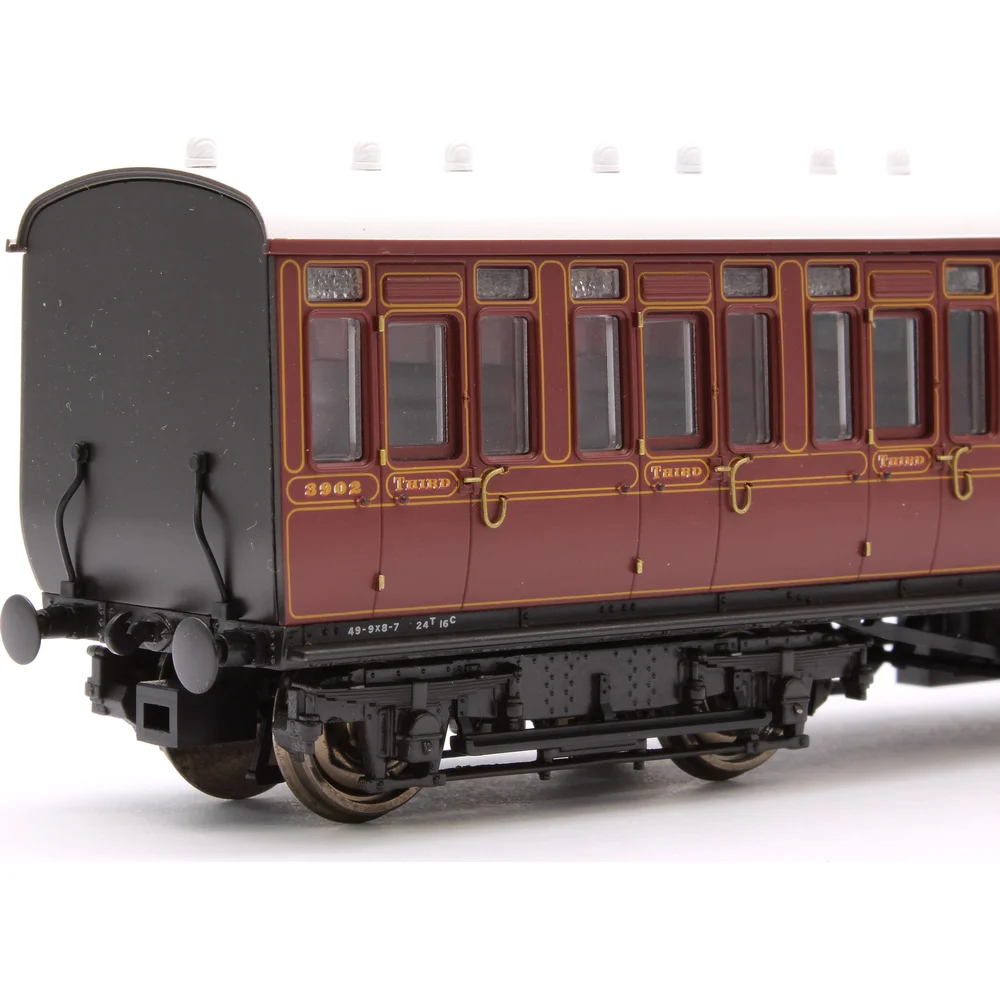 close-up-of-gangway by Dapol