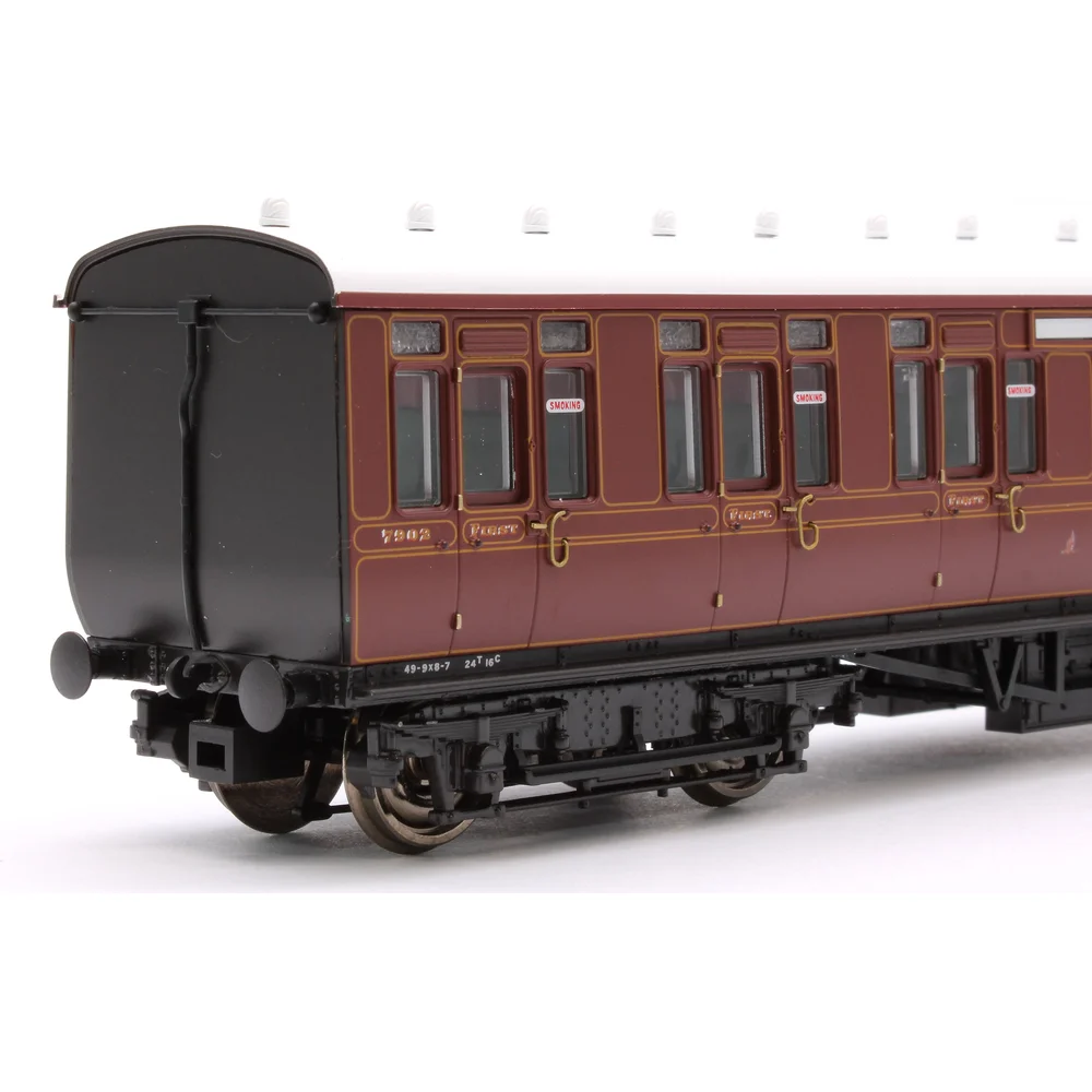 close-up-of-gangway by Dapol