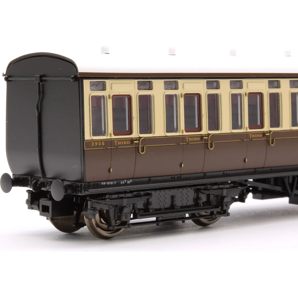 close-up-of-gangway by Dapol