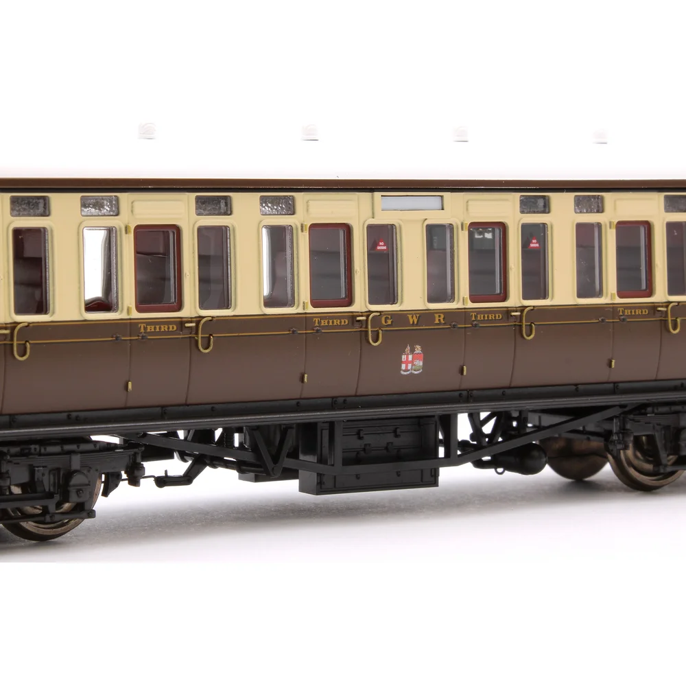 close-up-of-insignia by Dapol