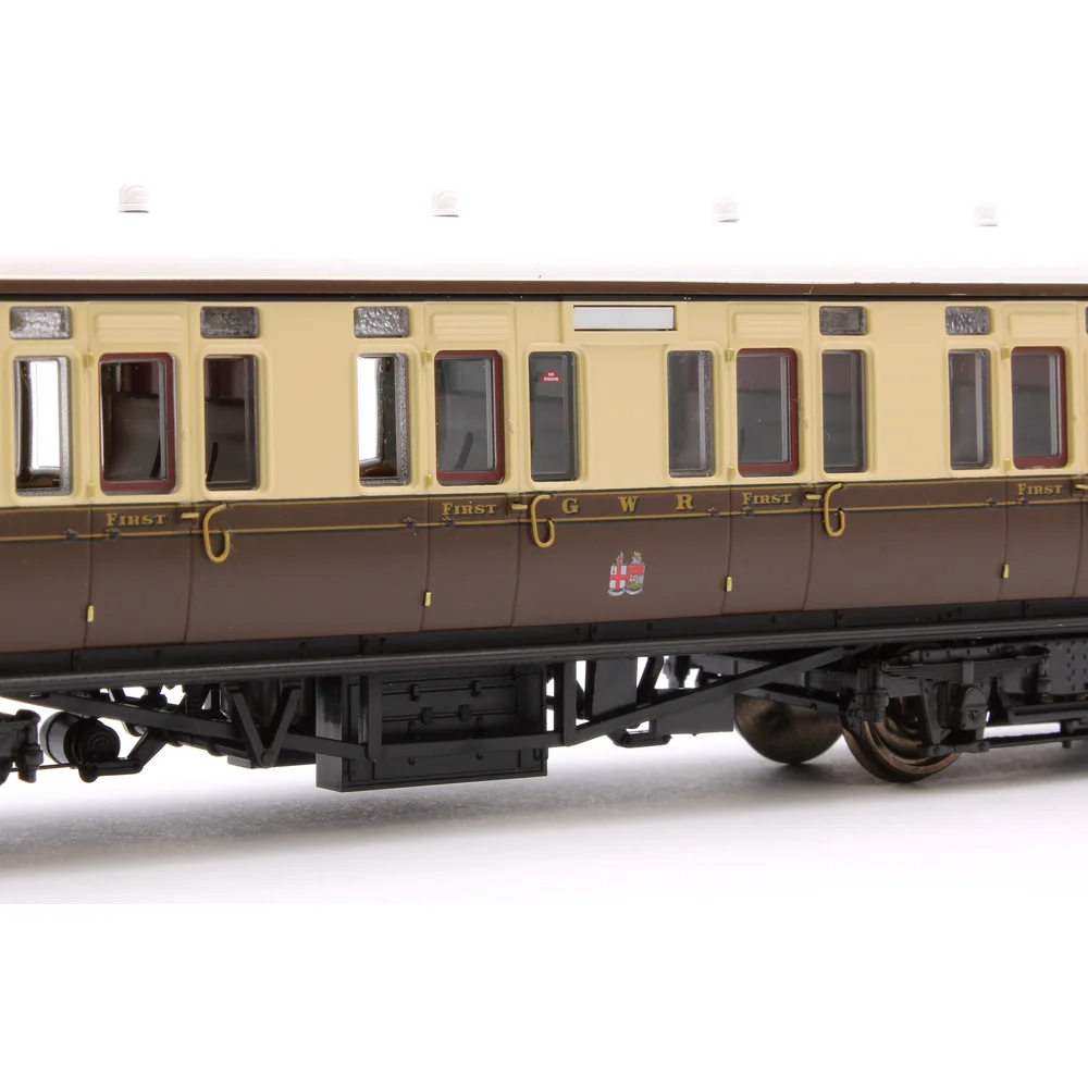 close-up-of-insignia by Dapol