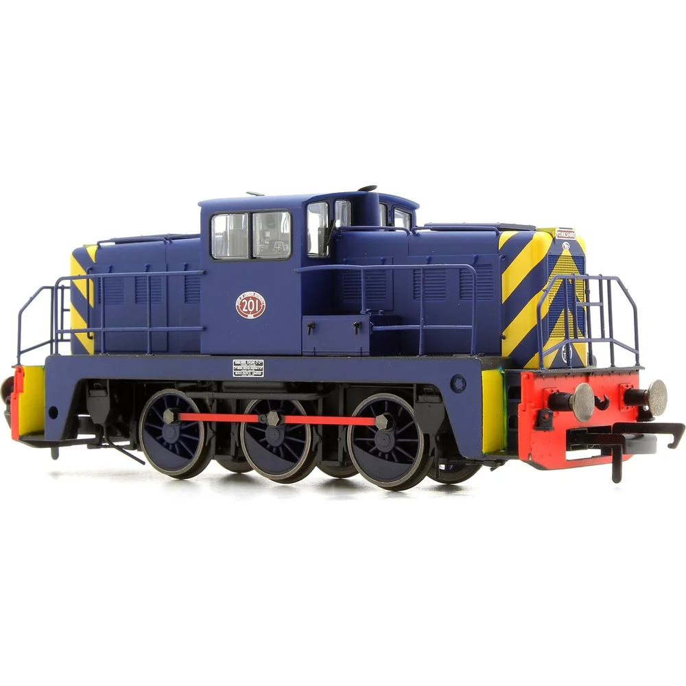 Golden Valley Hobbies GV2015XS — Right Front Three Quarter View by Golden Valley Hobbies
