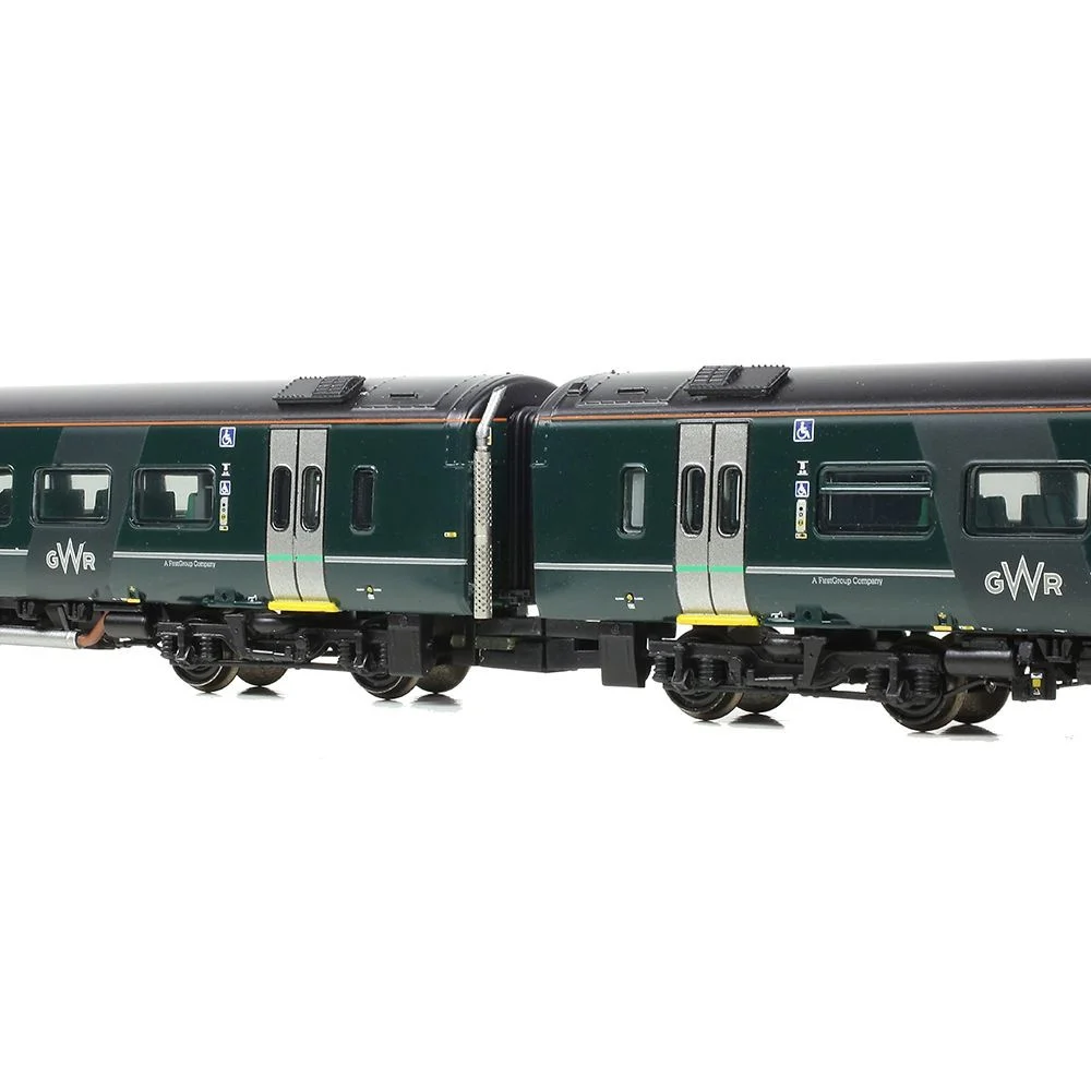 Graham Farish Close up of coupling