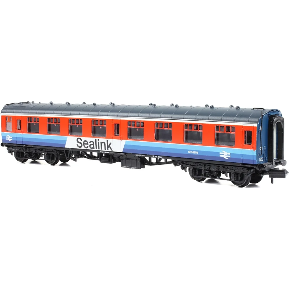 right-front-three-quarter-view by Graham Farish