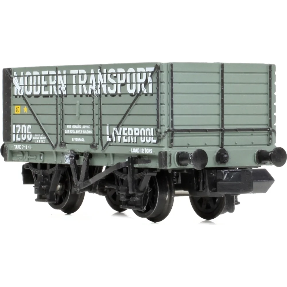 right-front-three-quarter-view by Graham Farish