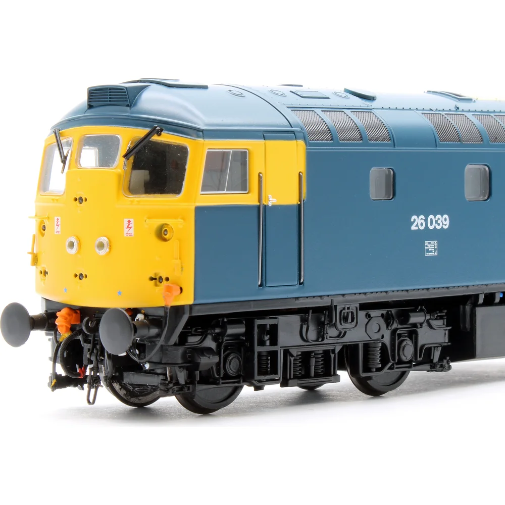 close-up-of-cab by Heljan