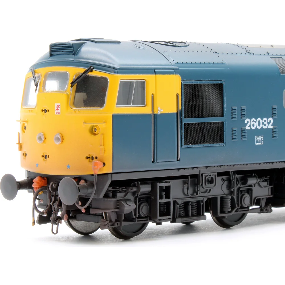 close-up-of-cab by Heljan