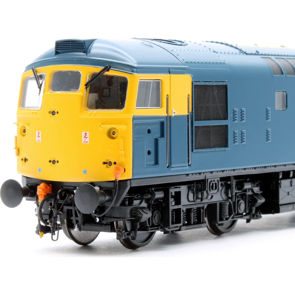 close-up-of-cab by Heljan