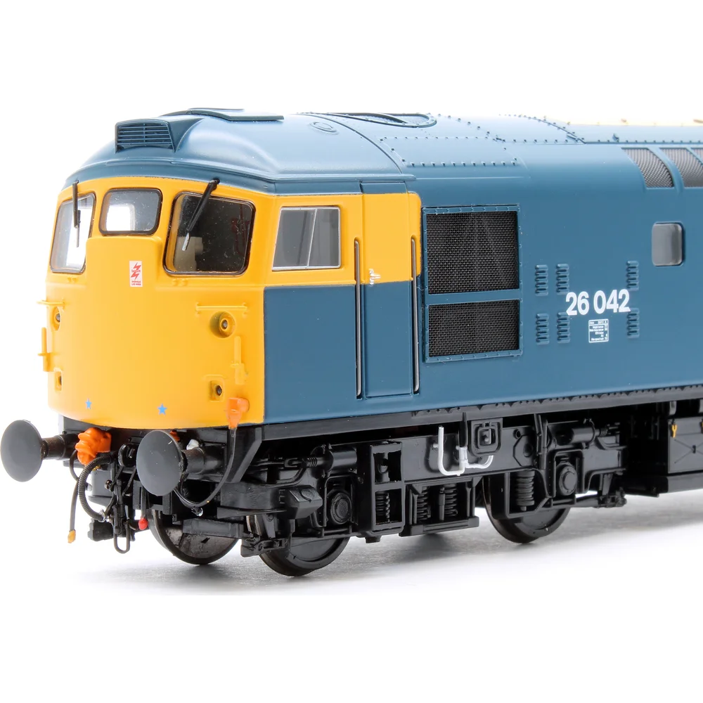 close-up-of-cab by Heljan