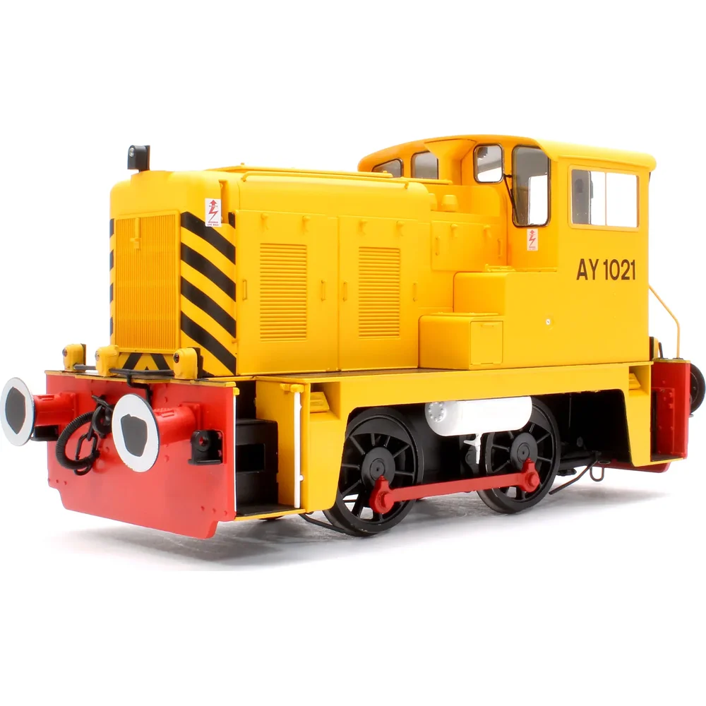 Heljan Left front three quarter view