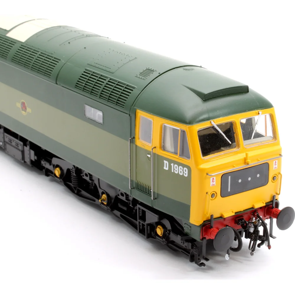 close-up-of-cab-right by Heljan