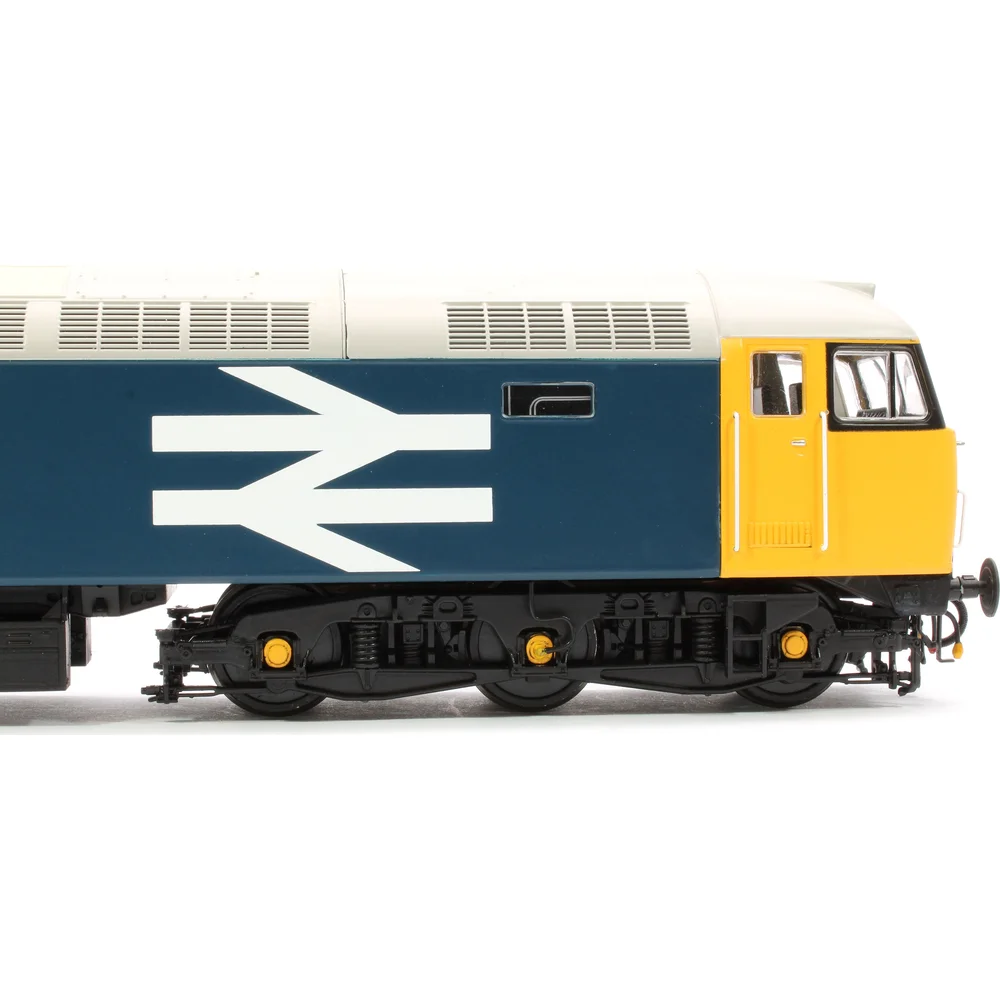 close-up-of-insignia by Heljan