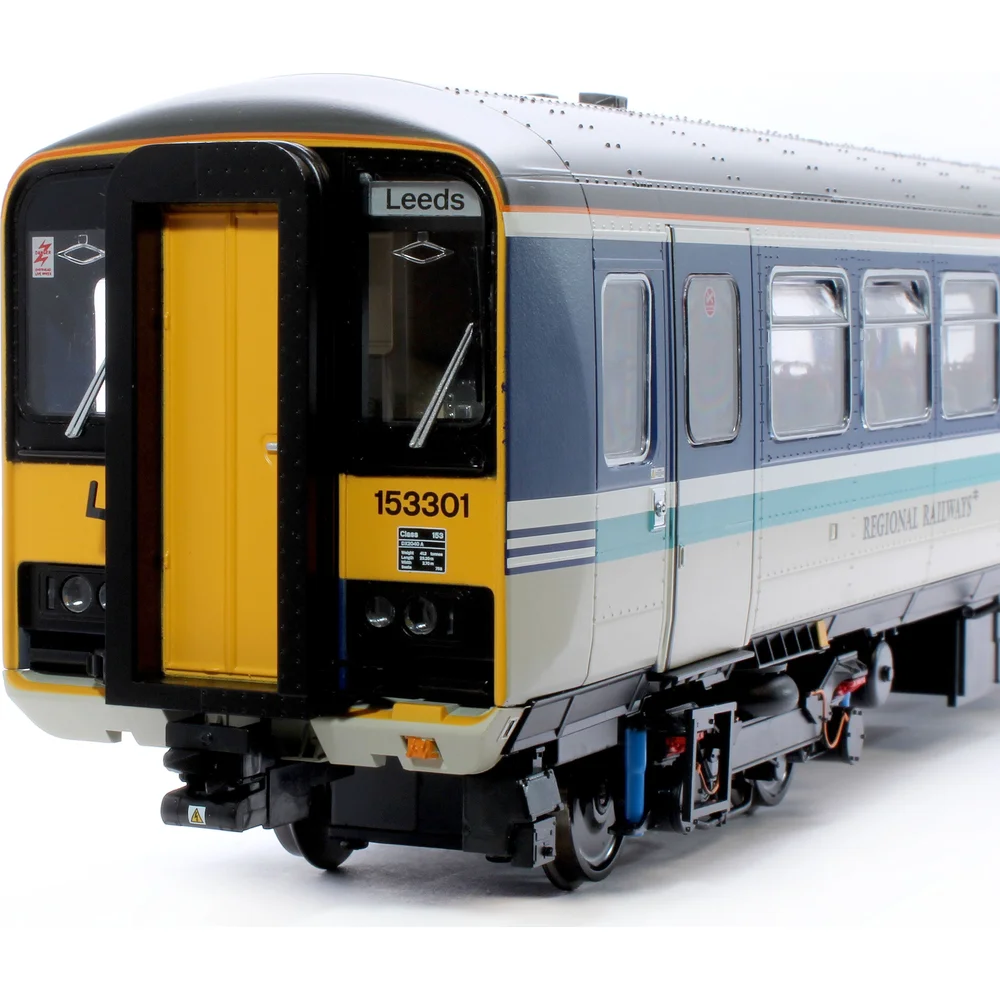 close-up-of-cab by Heljan