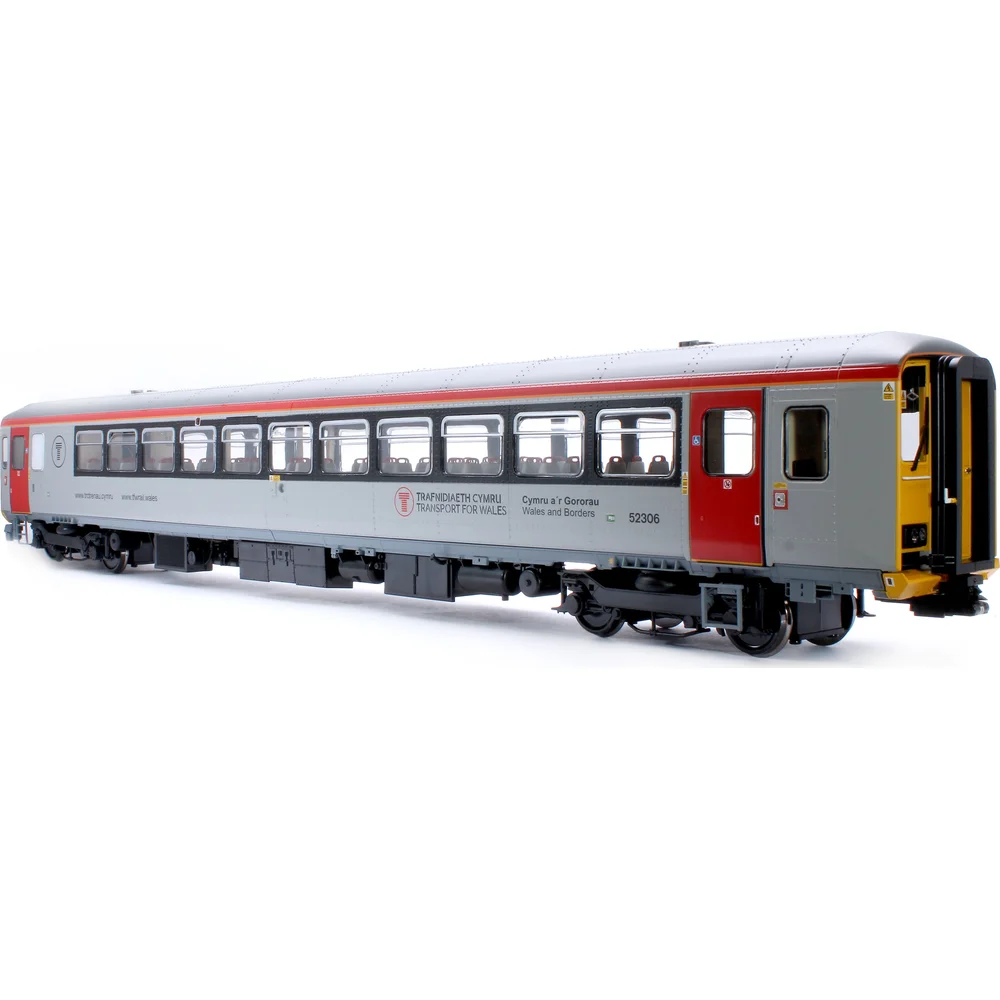 right-front-three-quarter-view by Heljan