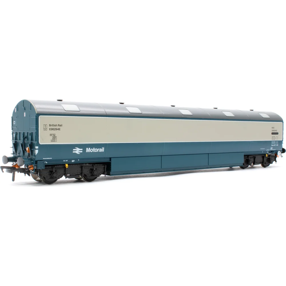 left-rear-three-quarter-view by Heljan