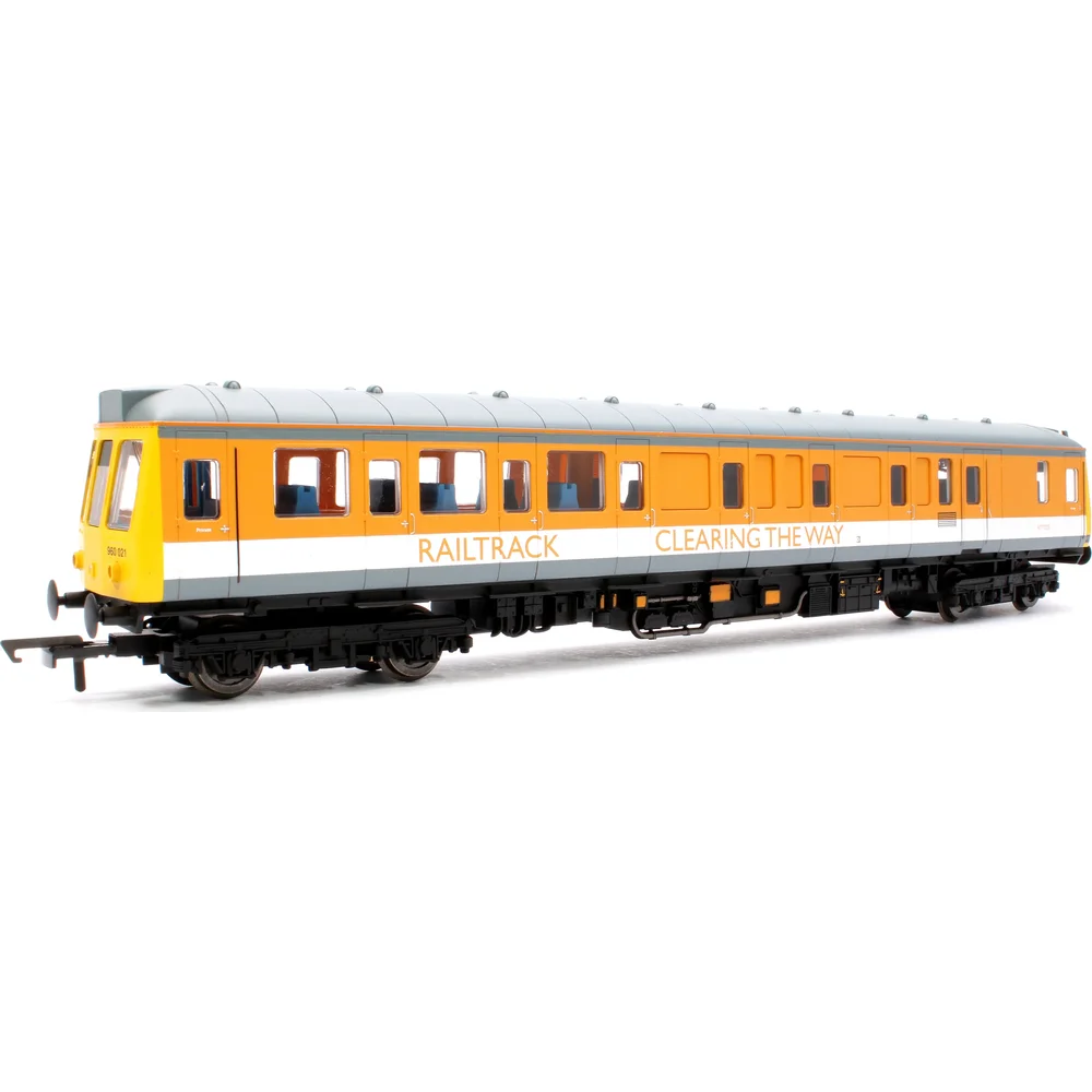 Hornby Left front three quarter view