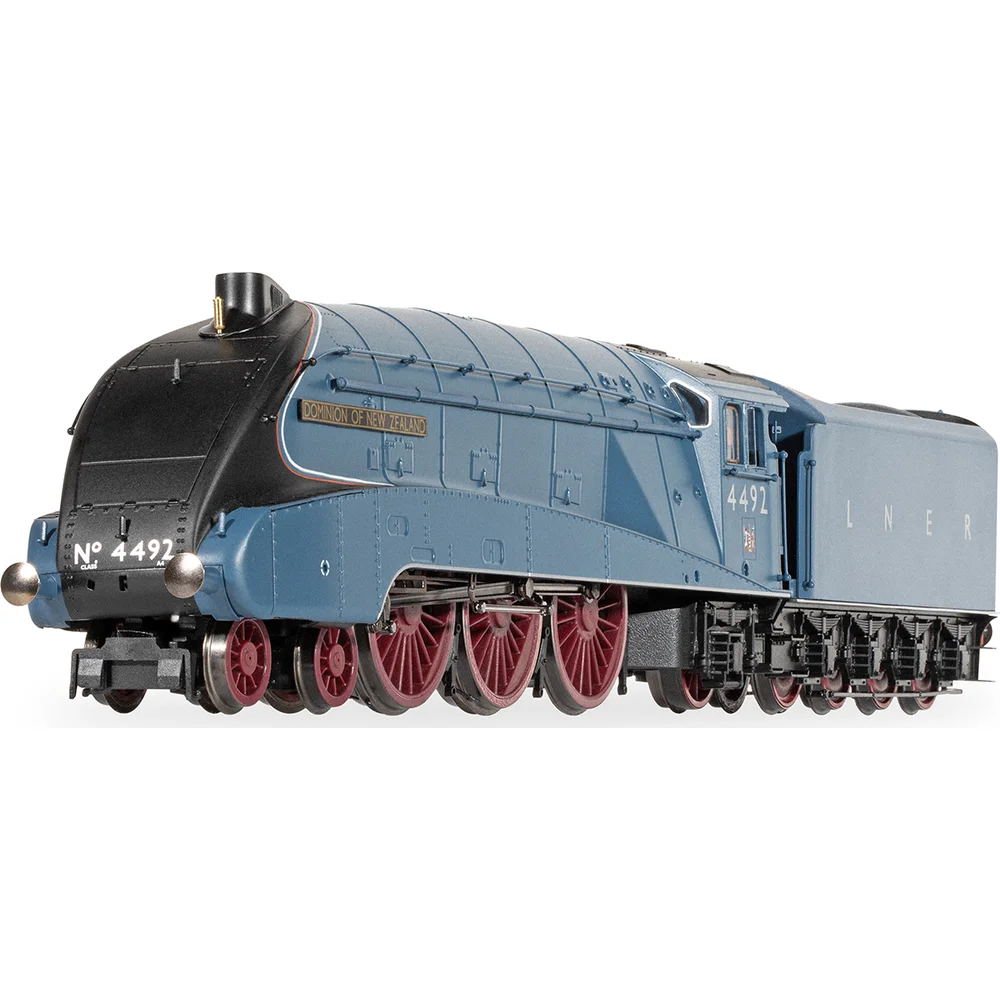 left-front-three-quarter-view by Hornby