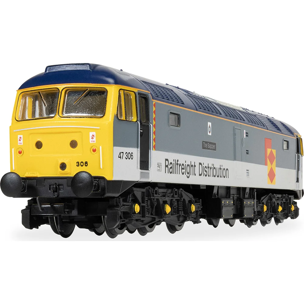 left-front-three-quarter-view by Hornby