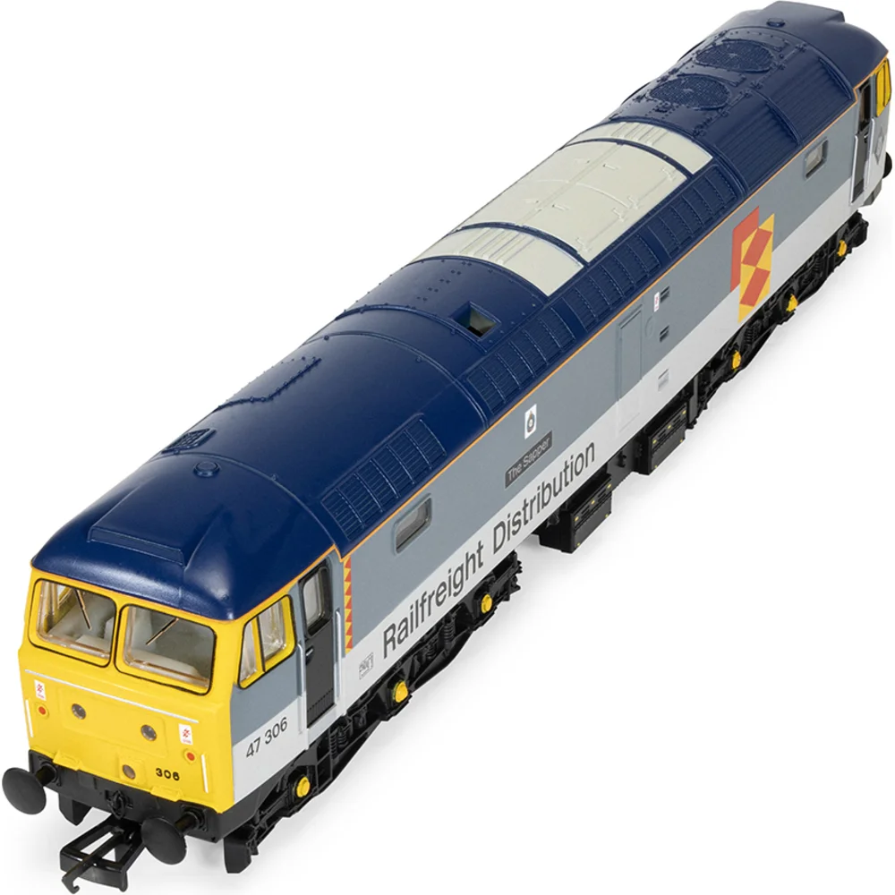 overhead-chassis-detail-view by Hornby