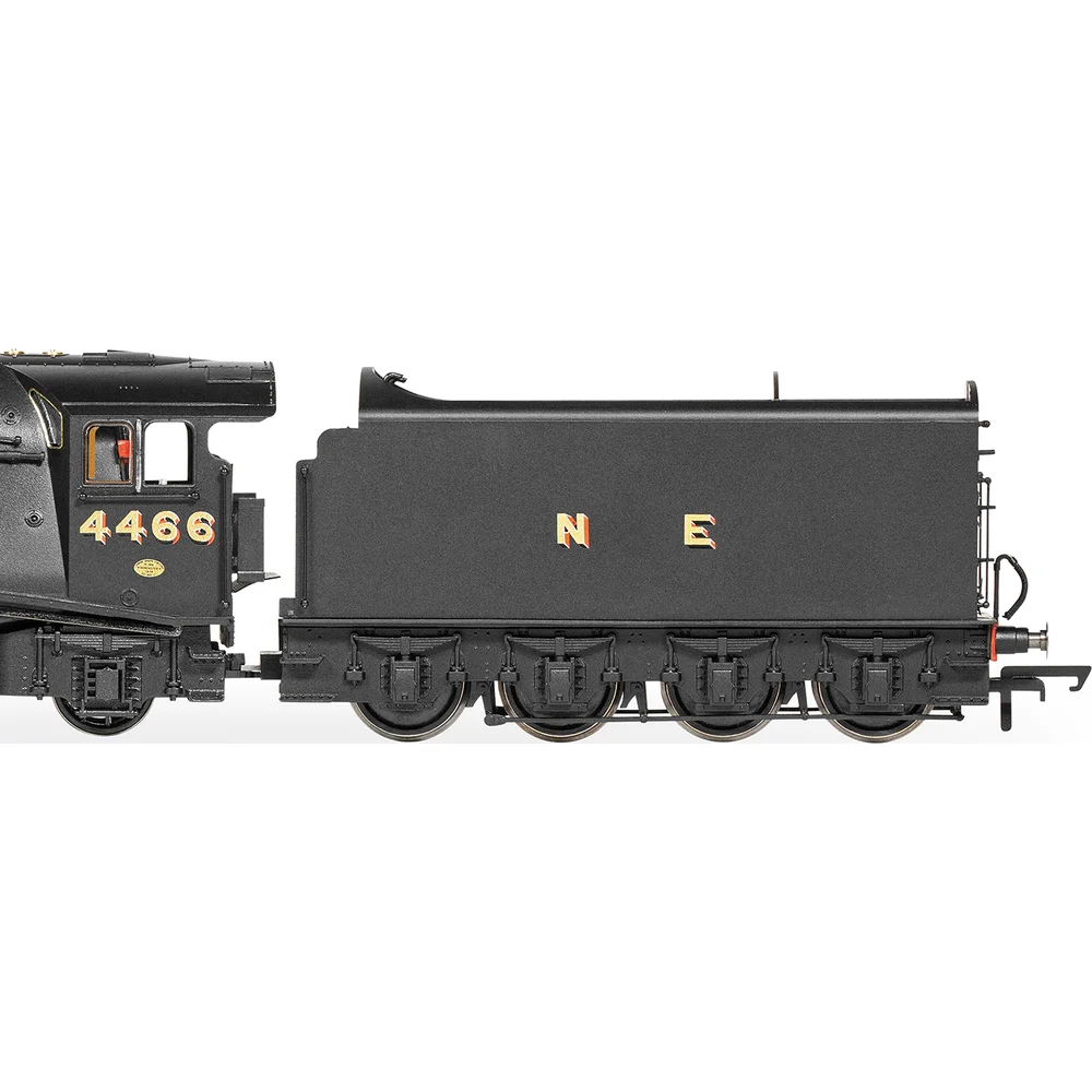 close-up-of-tender by Hornby