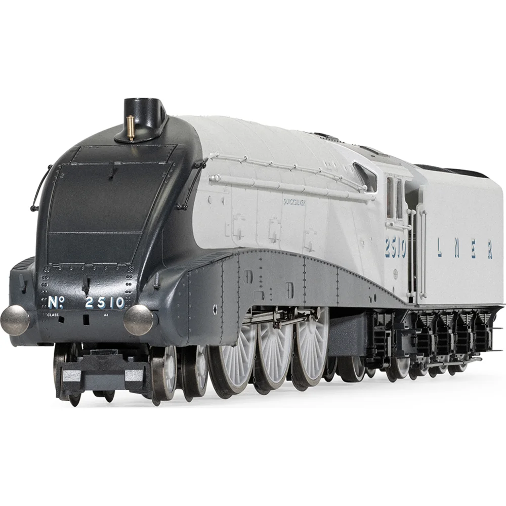 left-front-three-quarter-view by Hornby