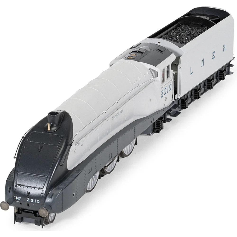 overhead-chassis-detail-view by Hornby