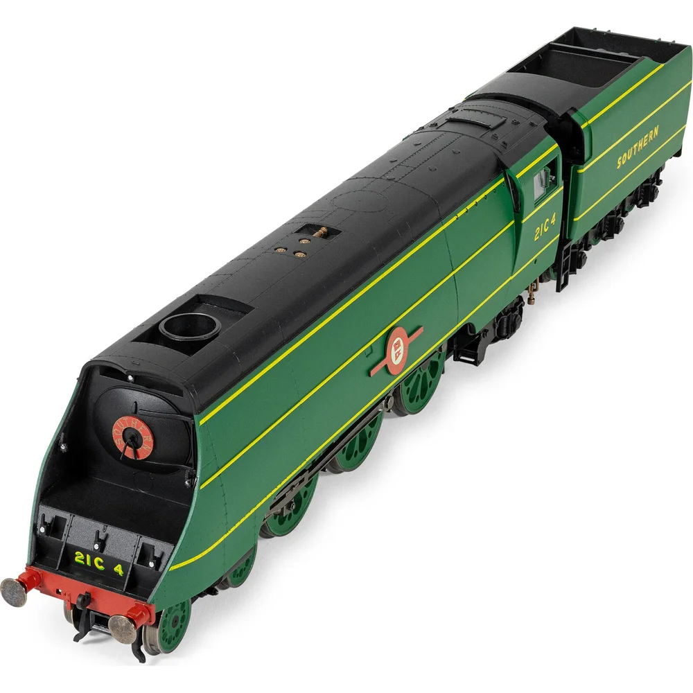 overhead-chassis-detail-view by Hornby