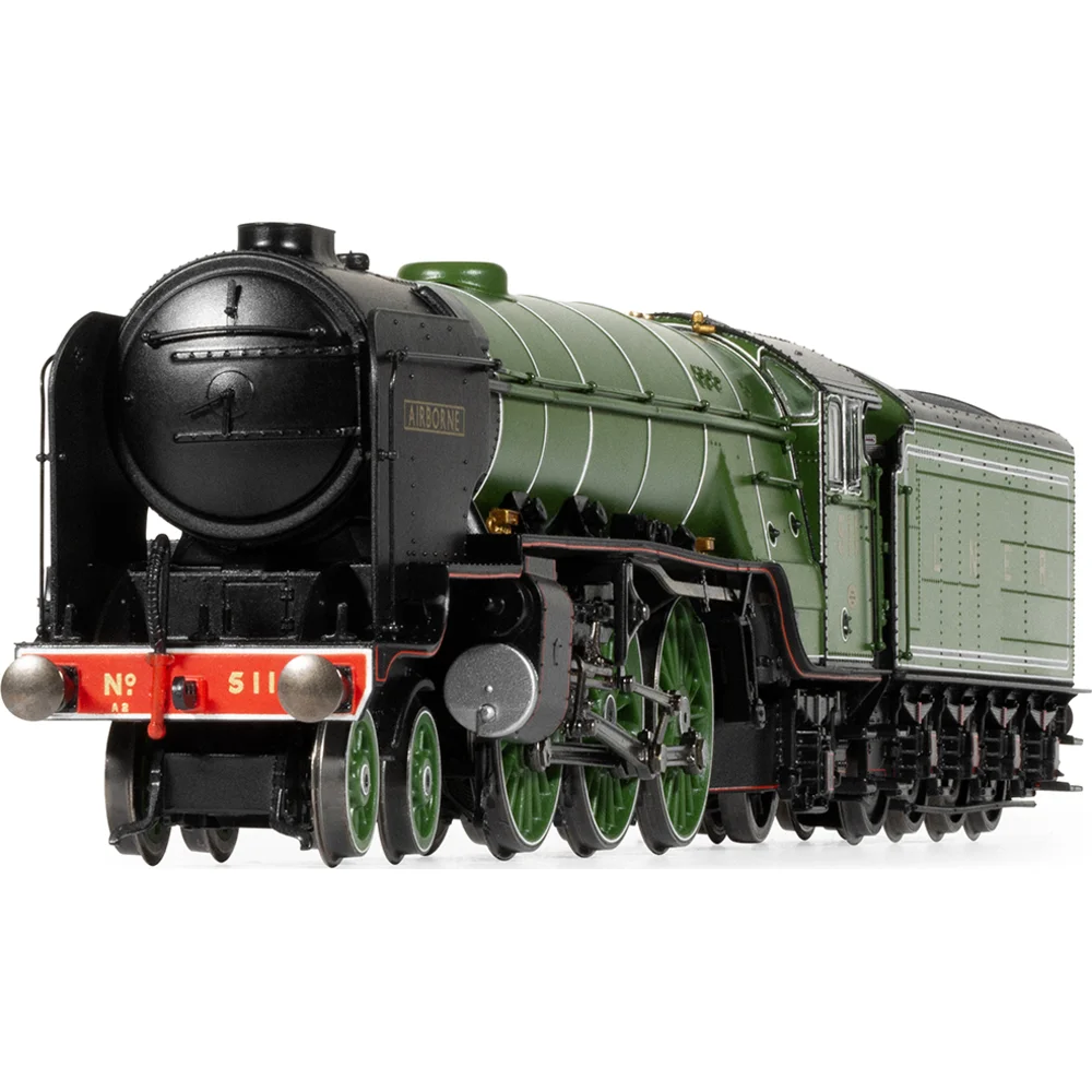 left-front-three-quarter-view by Hornby