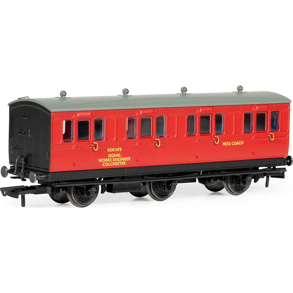 left-front-three-quarter-view by Hornby