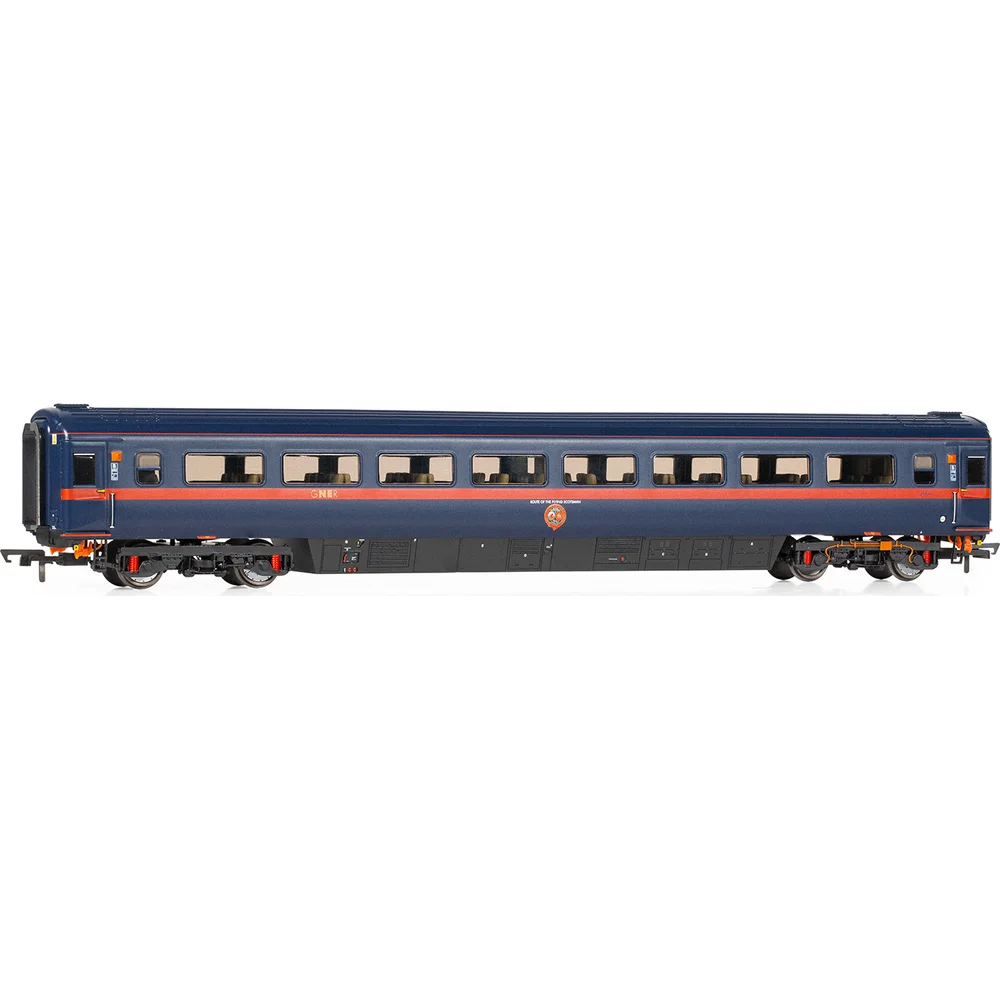 left-front-three-quarter-view by Hornby