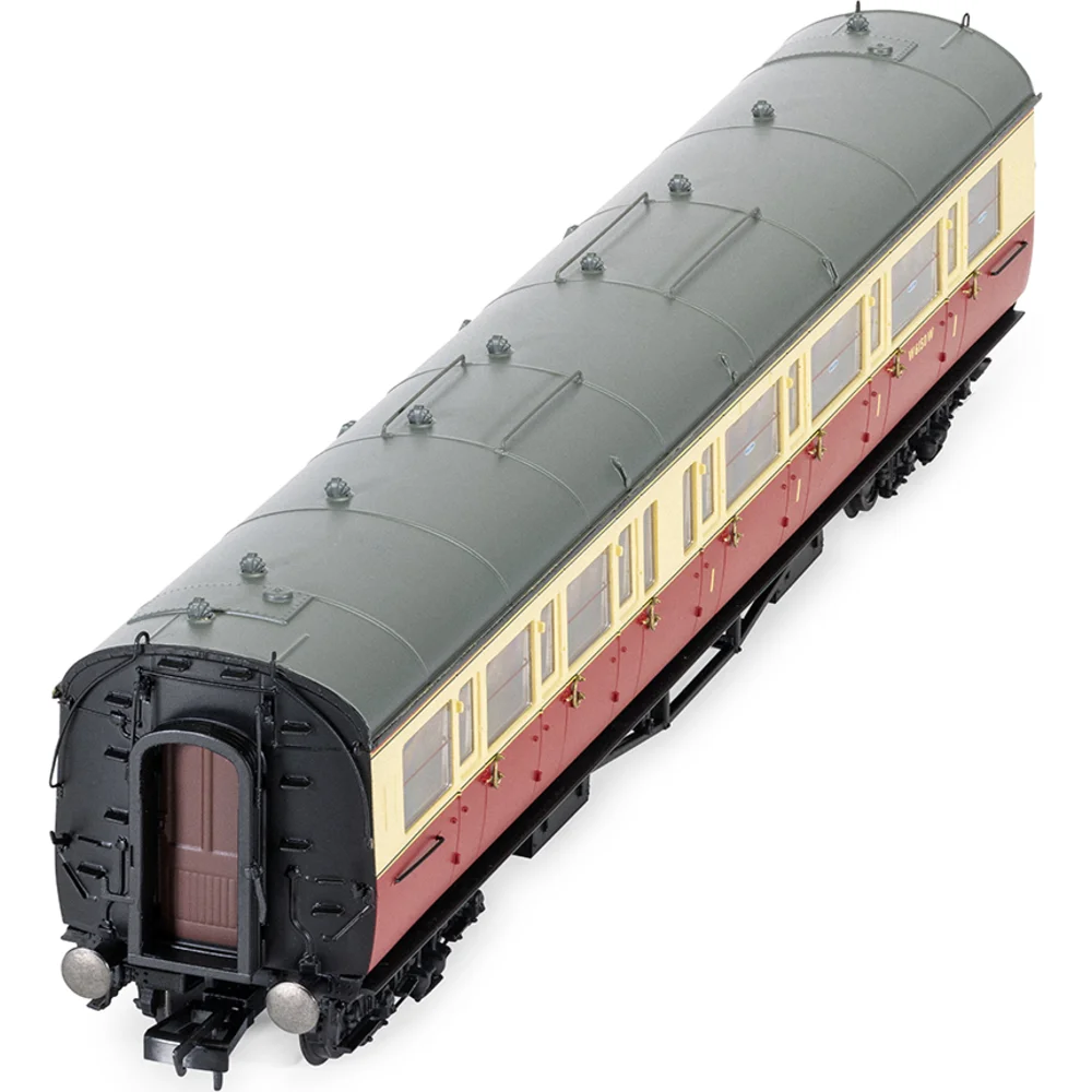 overhead-chassis-detail-view by Hornby