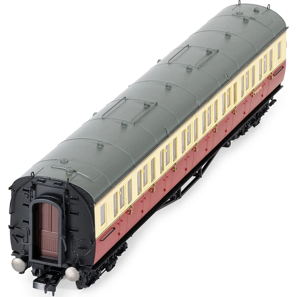 overhead-chassis-detail-view by Hornby