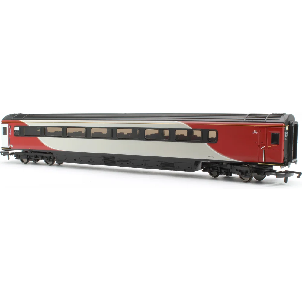 right-front-three-quarter-view by Hornby