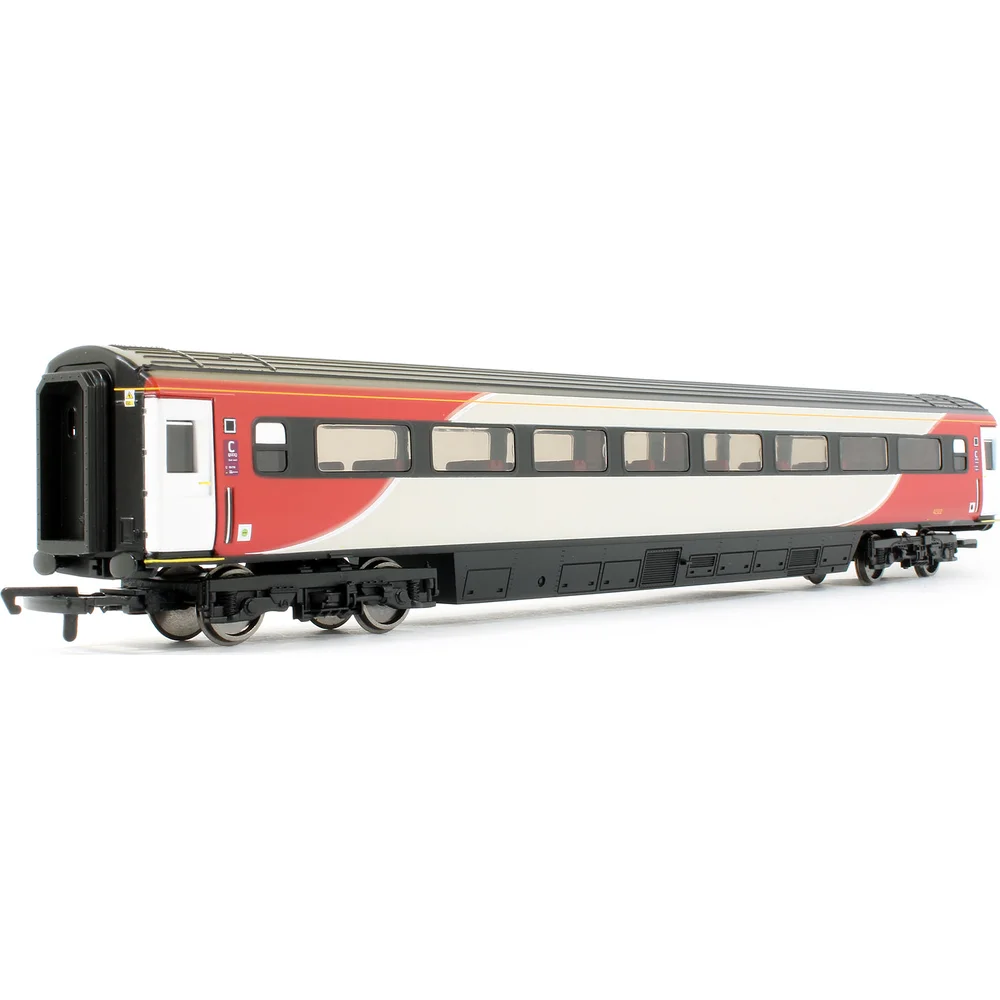 left-rear-three-quarter-view by Hornby