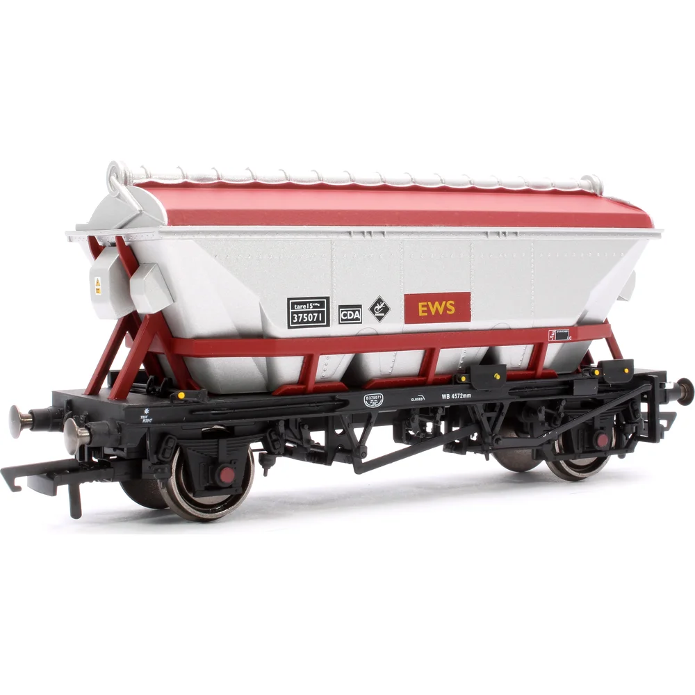 left-front-three-quarter-view by Hornby