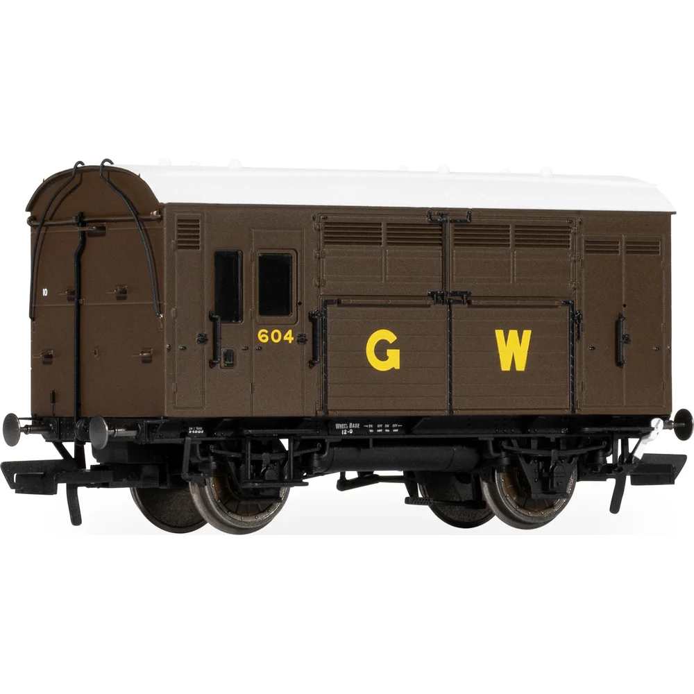 left-front-three-quarter-view by Hornby